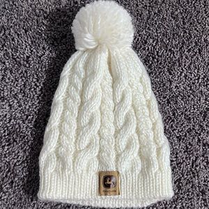 White sweater beanie John Deere